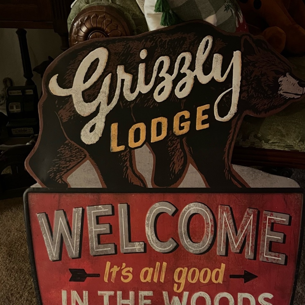 Grizzly Lodge Welcome Sign